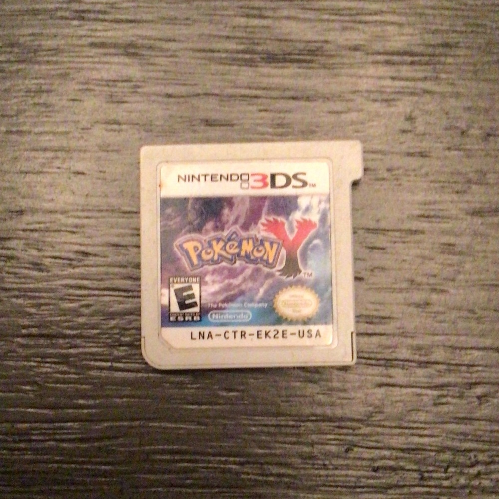 Nintendo 3DS Pokémon Game Cartridge - White and Blue